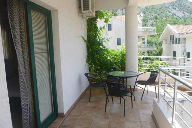 Roman Gardens Studio Apartment Risan Exterior photo